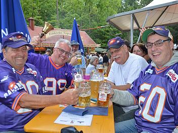 Die Galaxyfans sind auch Rhinofans. Foto: Bernhard Panzer