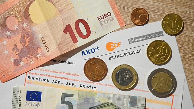 Gewiss ist die Kritik am &ouml;ffentlich-rechtlichen Rundfunk in vielen F&auml;llen gerechtfertigt. Dennoch sind die Anstalten ein wertvolles Gut - und nicht zuletzt auch ein Pfeiler unserer Demokratie. Ein Kommentar. Symbolfoto: Nicolas Armer / dpa