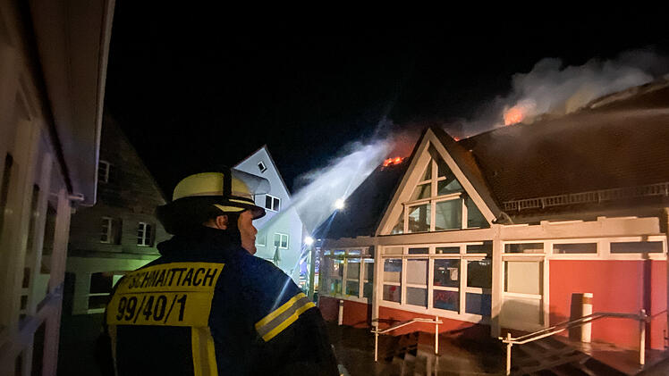 Schnaittach: Zeuge bemerkt einen Knall - dann bricht am Marktplatz pl&ouml;tzlich ein Feuer aus
