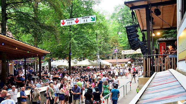 Polizeieins&auml;tze auf Annafest in Forchheim: E-Bike gestohlen - Streit zwischen Fu&szlig;ballfans eskaliert