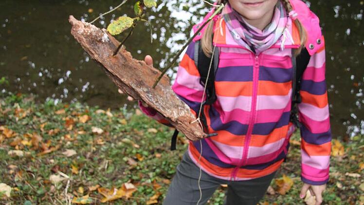 Auch Emely Hildner hat ihr Boot selbst gebaut.