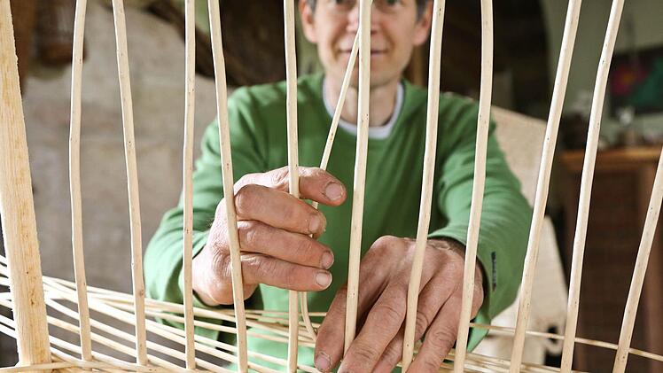 Traditionelle Flechtkunst.  Foto: Matthias Hoch