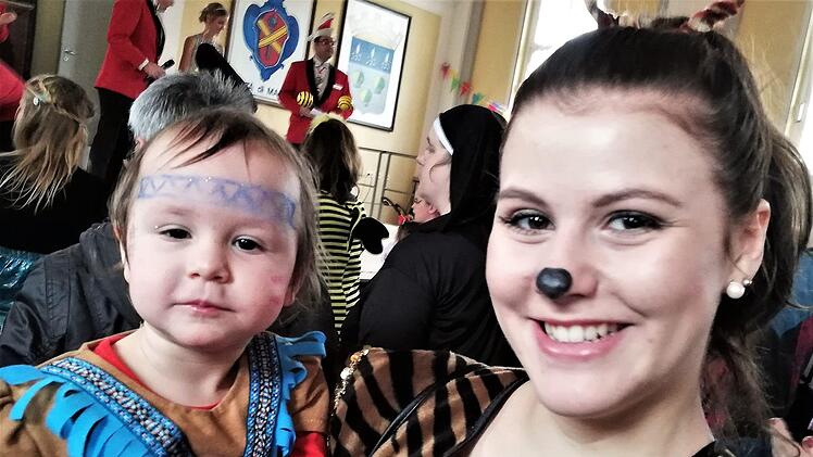 Katharina Kiesel aus Reiterswiesen mit der kleinen Lina. Foto: Sigismund von Dobschütz