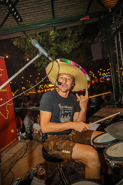 Impressionen vom größten Weinfest in Franken!