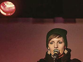 Poetin und Poetry Slammerin Pauline Füg Foto: Tobias Heyel