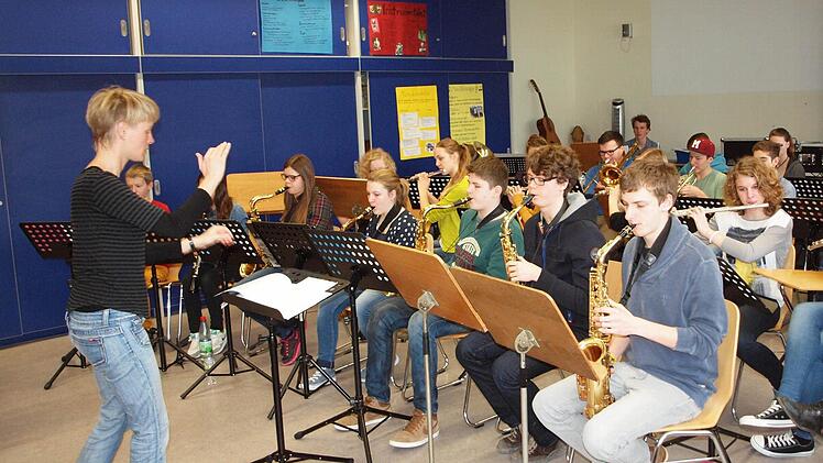 Die Big Band kam unter der Leitung von Iris Arnal zu einer offenen Probe zusammen. Foto: Alfred Thieret