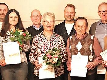 Bei den Ehrungen (von links): Anni Ort, Siegfried Hitschfel, Claudia Meißner, Gerd Lingner, Brigitte Wuschek, Markus Stubenvoll, Adolf Weller, Georg Steger und Katharina Staudigel Foto: Johanna Blum