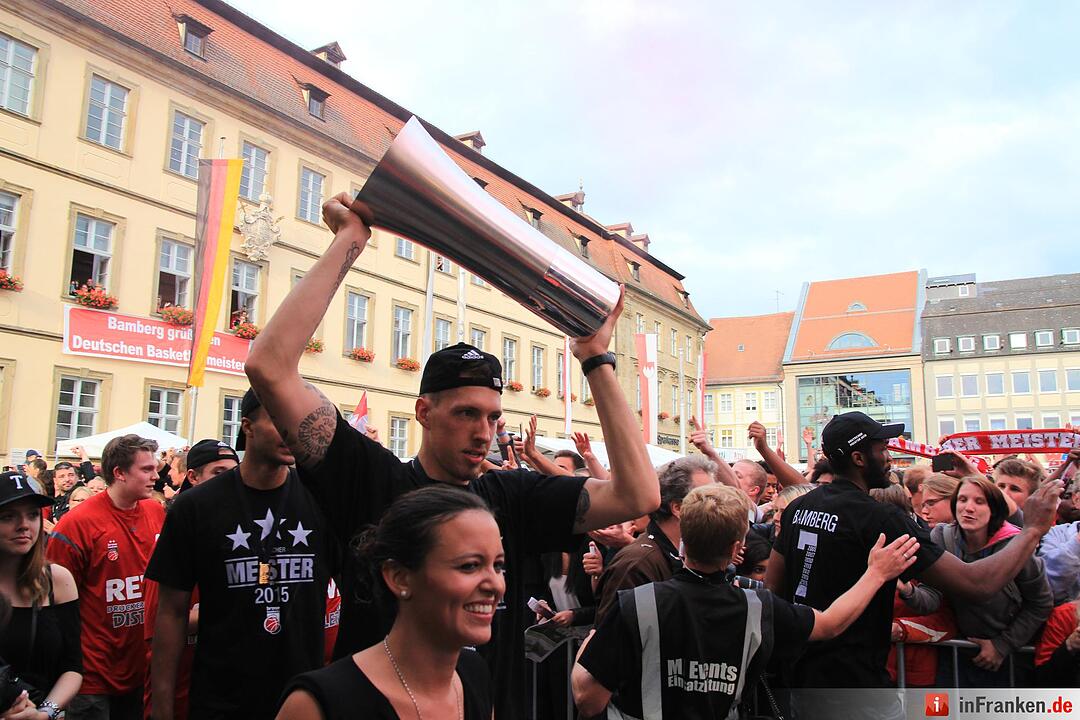 Meister-Party am Maxplatz