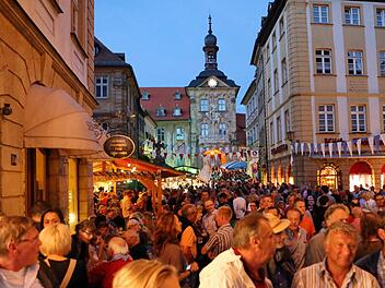 Die stimmungsvolle Altstadtkullisse zieht Jahr für Jahr tausende Besucher nach Bamberg. Nach dem aktuellen Stand könnte es 2017 allerdings eine Kerwa-Pause geben. Archivfoto: Riegerpress