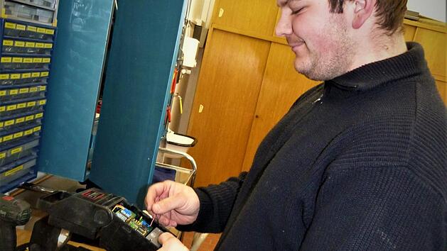 Seit knapp einem Jahr ist Jan P&ouml;hlmann hauptamtlicher Ger&auml;tewart in Mainleus.Werner Rei&szlig;aus