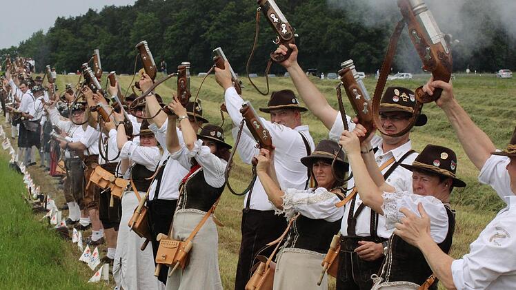 In Poxdorf ging es nicht ohne viel Pulverdampf ab,Fotos: fra-press