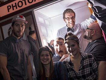 Die Crew des "Plattenladens" (von links): Moritz Niederstrasser, Susanne Klimisch, Andre Wedel, Laila Farmer, Lukas Schüz und Roland Krefft alias DJ Kermit.  Fotos: Jannik Nitz