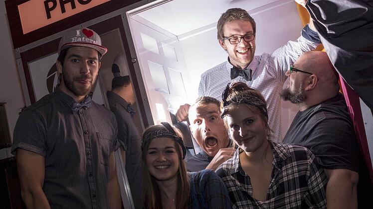 Die Crew des "Plattenladens" (von links): Moritz Niederstrasser, Susanne Klimisch, Andre Wedel, Laila Farmer, Lukas Schüz und Roland Krefft alias DJ Kermit.  Fotos: Jannik Nitz
