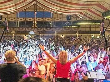 Die Kulmbacher wissen, wie man feiert. Neun Tage lang tobt der Stadel jedes Jahr beim Bierfest. Foto: Archiv/Kulmbacher Brauerei