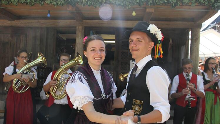 Ebersdorf hält auf seiner Kerwa die Traditionen hoch.Veronika Schadeck