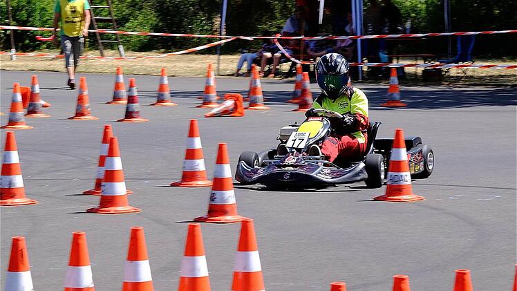 Beim Kart-Slalom am 2015 am Heroldsberg. Foto: Gerd Schaar