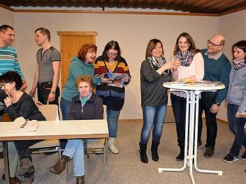 Die Proben für die Komödie "Geräuchertes mit Sauerkraut" gehen bei der Theatergruppe des Gartenbauvereins Lanzendorf so langsam in die Endphase. Es ist kein April-Scherz: Am Samstag, 1. April, um 20 Uhr ist Premiere. Foto: Werner Reißaus
