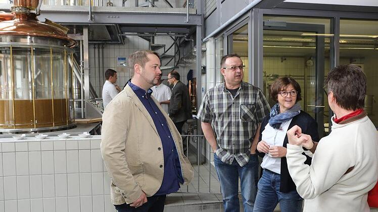 Einen lehrreichen Tag erlebten (von links) Christoph Schade, Heiko Höhler, Martina Nowack und Brigitte Schütz, die bei einer Verlosung der Bayerischen Rundschau die Teilnahme an der Schulung der Bierprinzessinnen gewonnen hatten.