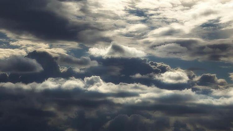 Viele Wolken, viel Regen, nur wenig Sonne: Das ist die aktuelle Wetterlage in Franken. Foto: Pixabay