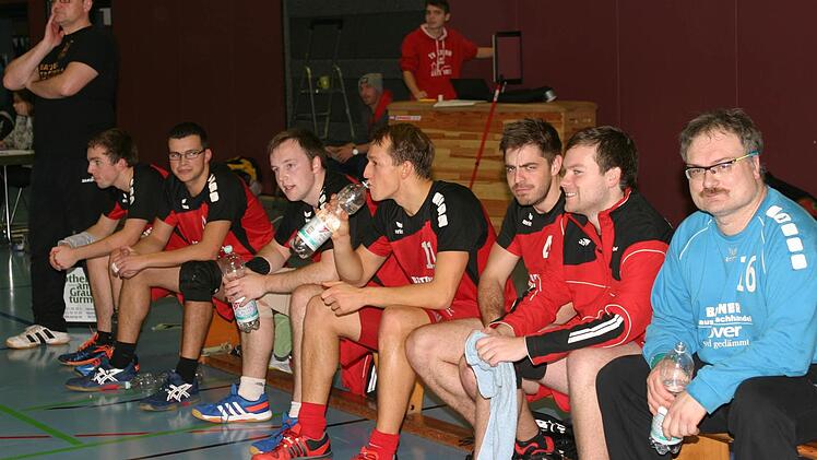 Die Bank der Eberner TV-Handballer Foto: Dietz