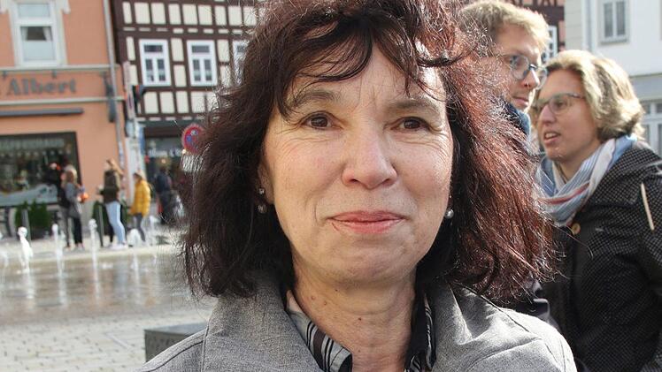 "Eine super Idee", findet Margit Müller. "Man sollte öfters solche Aktionen auf dem Albertsplatz durchführen." Foto: Michael Stelzner