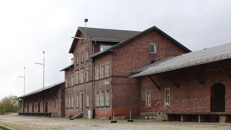 ... das Güterbahnhofsgebäude zu erhalten: "Die Erinnerung an das, was einmal war, schafft Identität." Fotos: Archiv