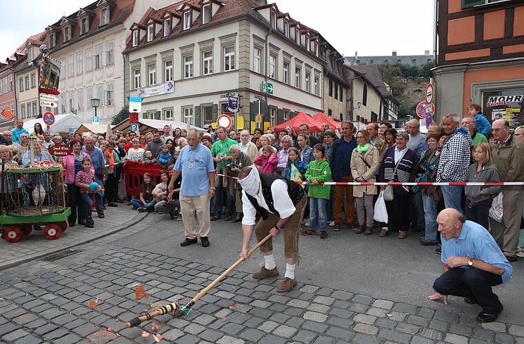 Der Hahnenschlag bei der Bamberger Sandkerwa - was hinter der Tradition ...