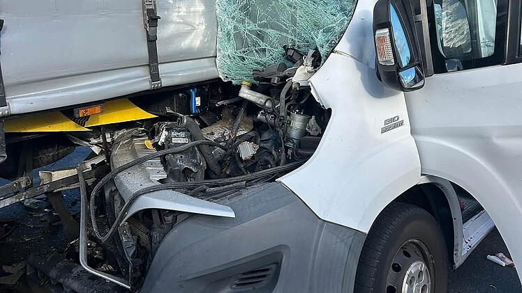 A3 bei Schl&uuml;sselfeld: Mann (25) bei Unfall schwer verletzt