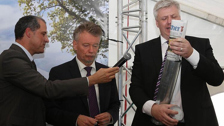 Doch noch was vergessen: eine aktuelle Ausgabe des Fränkischen Tags muss freilich noch für die Nachwelt hinein.