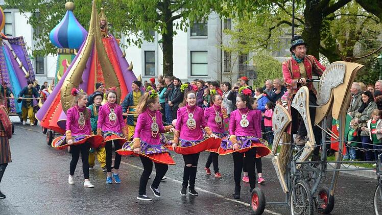 Bunte Figuren bevölkerten die große Parade. Foto: Johanna Blum