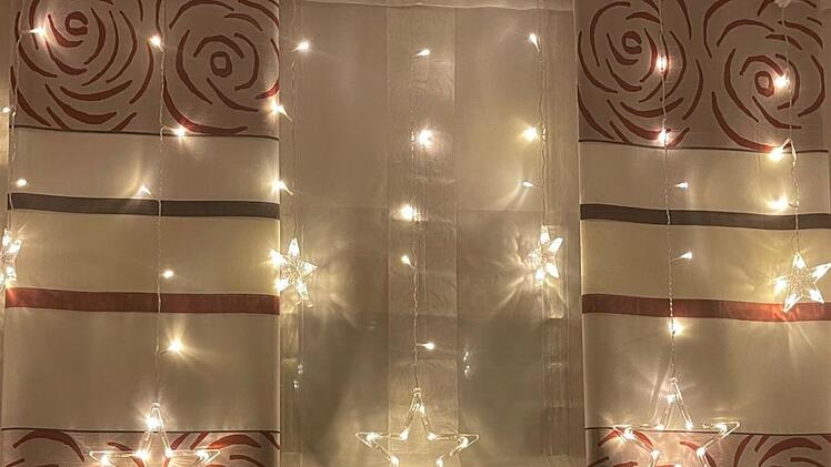 Weihnachtsdeko ist meistens Frauensache. Symbolbild:  Jürgen Gärtner