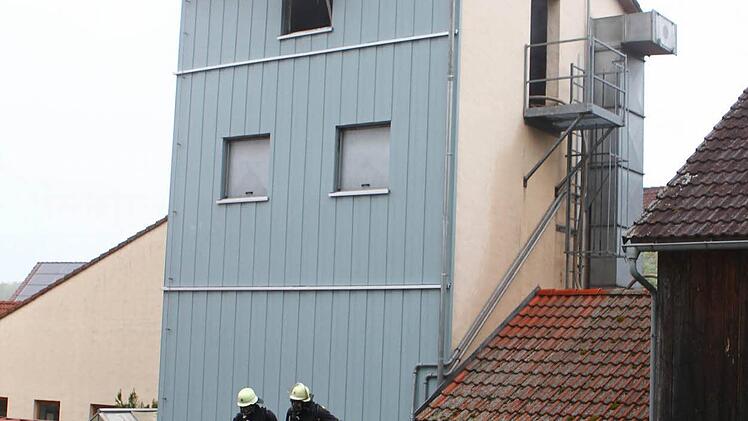In einem Späne-Silo in Buch am Wald hat es am Dienstag stark gebrannt. Foto: News5 / Buerkel