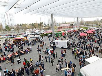 "7. Foodtruck RoundUp" auf dem Vorplatz der NürnbergMesse. Foto: Ute Wünsch / Markus Wolf