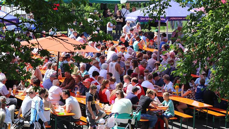 Viel Betrieb herrschte beim 40. Marktfest in Oberbach. Foto: Sebastian Schmitt