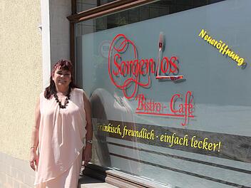 Melani Buchmann freut sich auf die Arbeit in ihrem  neuen Bistro und Café in der Schwedenstraße.  Foto: Andreas Schmitt