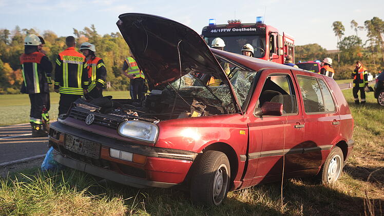 19-J&auml;hriger prallt mit Golf gegen Baum &ndash; Rettungshubschrauber im Einsatz