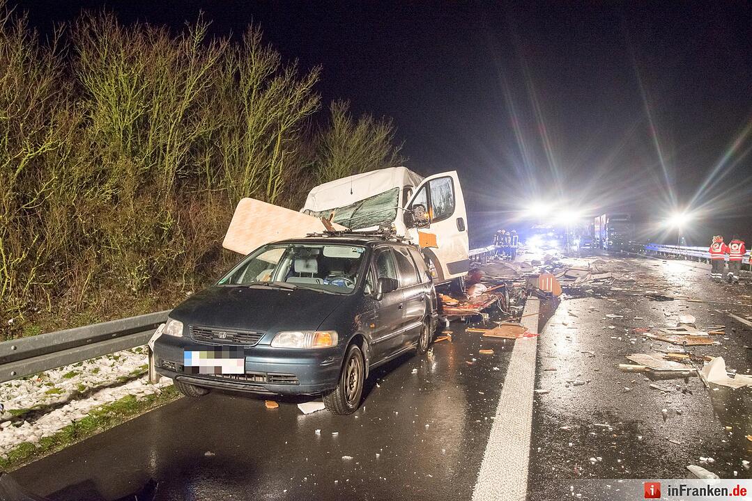 Frau bei Unfall auf A7 bei Kitzingen getötet