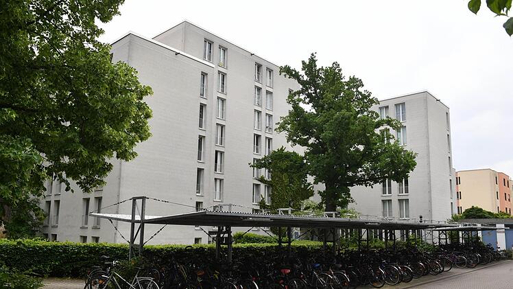 218 Wohnungen wniger: Das Studentenwohnheim an der Pestalozzistraße wird im kommenden Jahr abgerissen. Foto: Ronald Rinklef