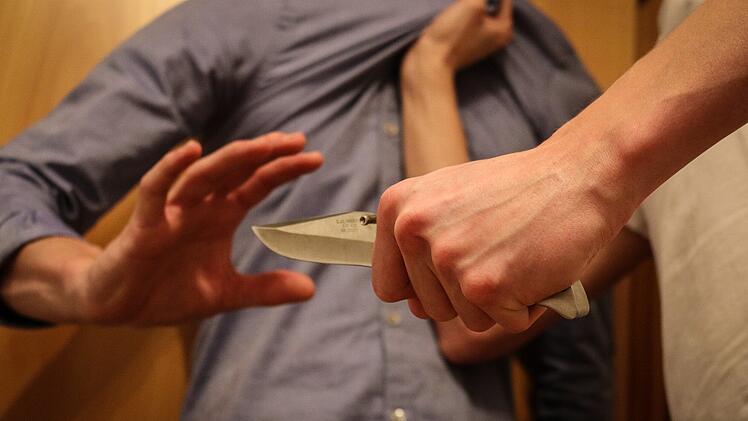 Ein 21-J&auml;hriger wurde in N&uuml;rnberg von zwei Unbekannten &uuml;berfallen.