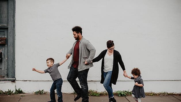 Neben dem konventionellen Familienmodell gibt es auch weitere, wie das der Patchworkfamilie.