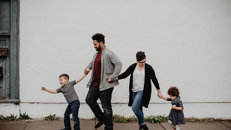 Neben dem konventionellen Familienmodell gibt es auch weitere, wie das der Patchworkfamilie.