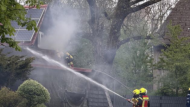 Brand in Konradsreuth: Anwohner im 100-Meter-Radius evakuiert
