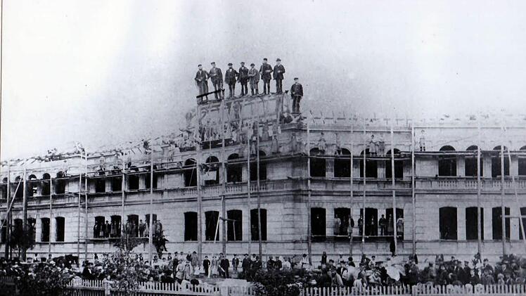 Historsiches Fotos vom Rohbau der Schule