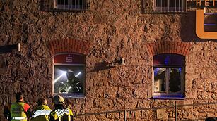 Schl&uuml;sselfeld: Zwei maskierte T&auml;ter sprengen Geldautomaten