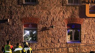 Schl&uuml;sselfeld: Zwei maskierte T&auml;ter sprengen Geldautomaten