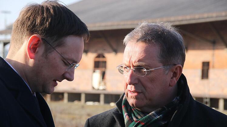 OB Schramm im Gespräch mit dem Minister. Foto: Jürgen Gärtner