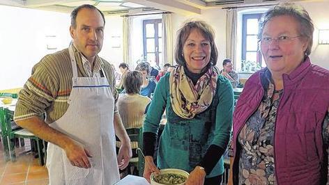 Helfer kochten Eintopf