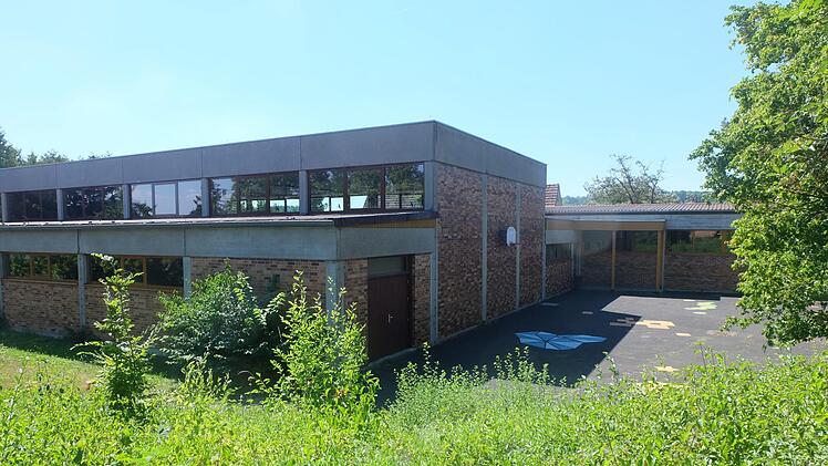 Leerstand im Schulgeb&auml;ude Rothhausen  . Sanieren oder nicht? Dar&uuml;ber hatte der Gemeinderat zu entscheiden.Foto: Philipp Bauernschubert