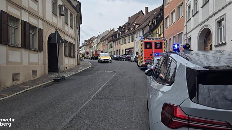 Bamberg: Rauch steigt aus Wohnung und sorgt für Feuerwehreinsatz