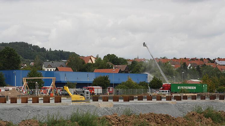 Nur eine Übung: Brand auf dem Dach der Firma Buderus
